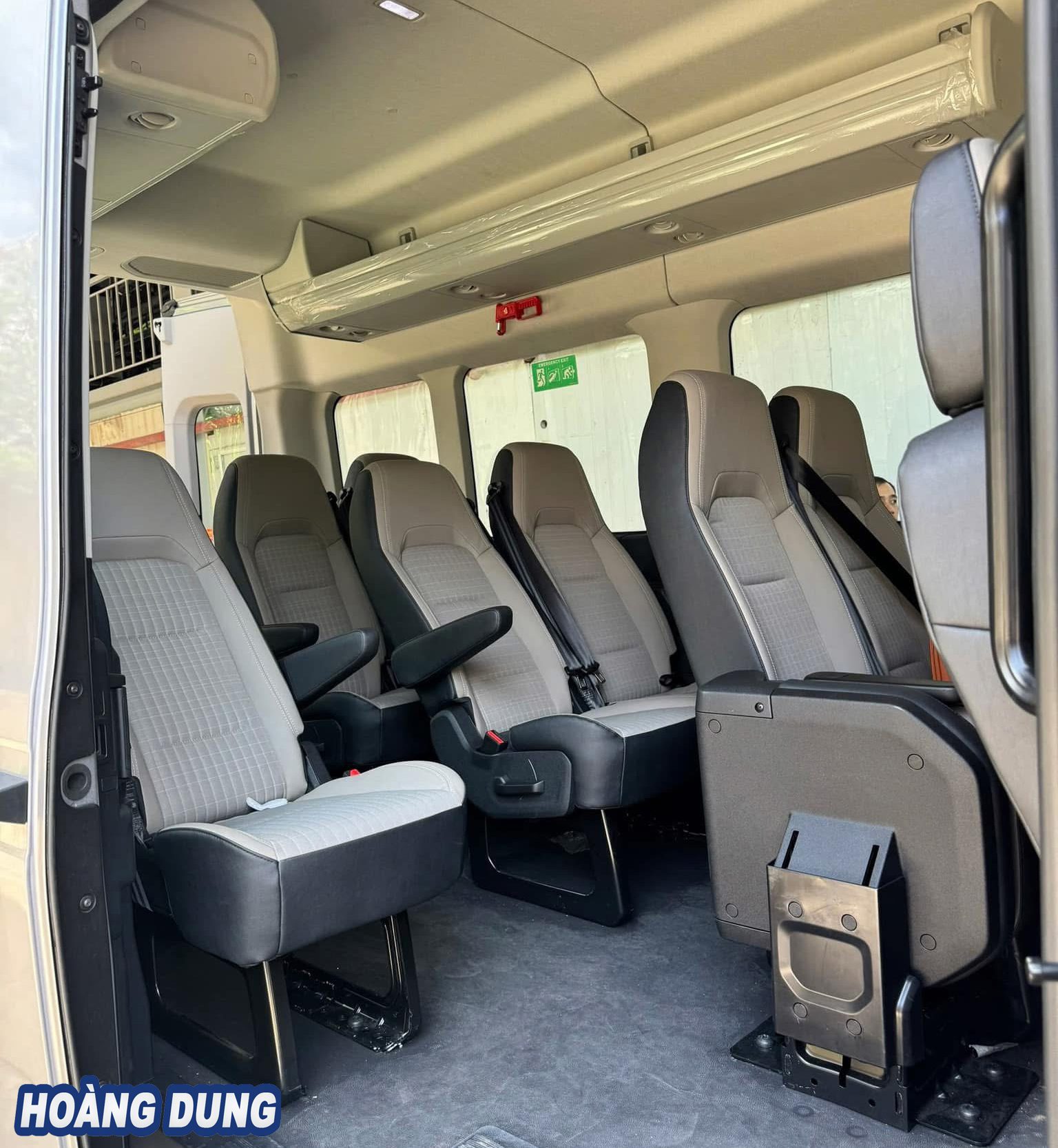 Nội Thất Xe Ford Transit