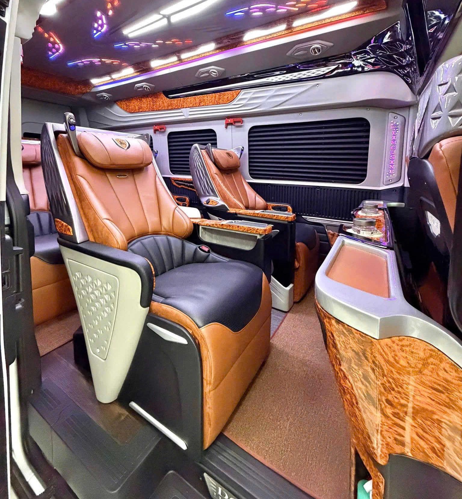Thuê Xe Limousine 9 Chỗ đi đà Lạt