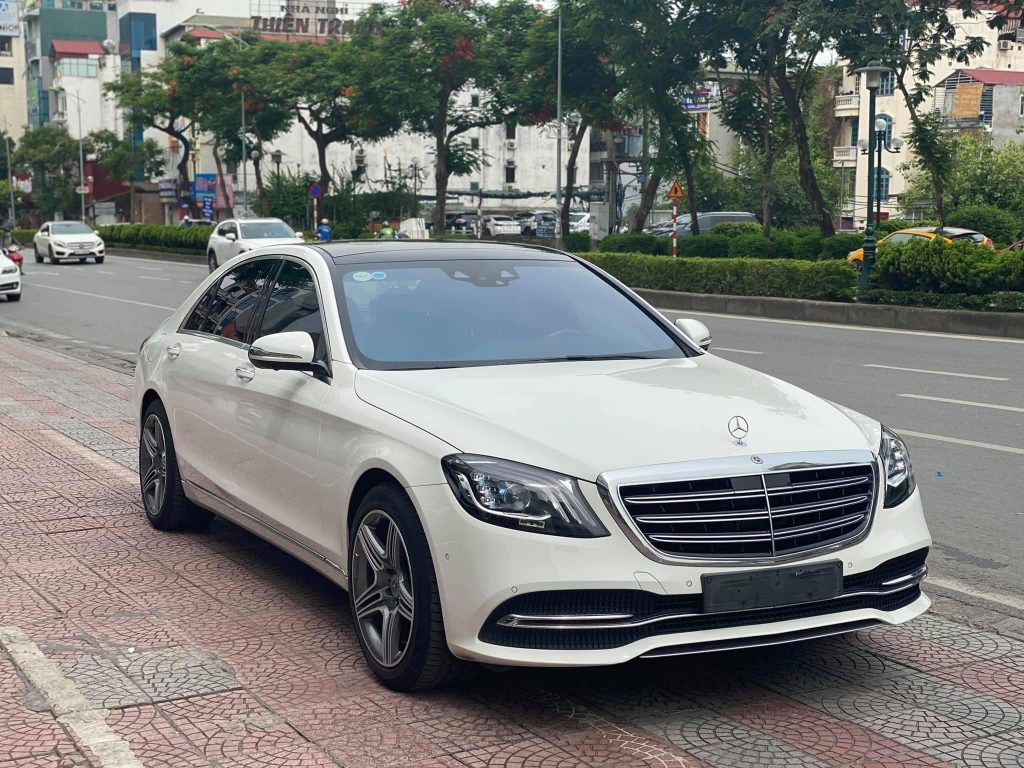 thuê xe 4 chỗ mercedes
