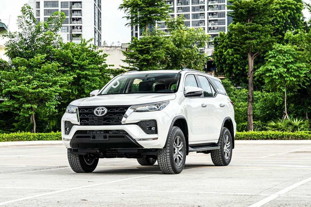 cho thuê xe fortuner